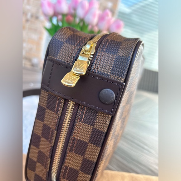 Louis Vuitton Damier Ebene OLAV PM Messenger Bag - Picture 7 of 16
